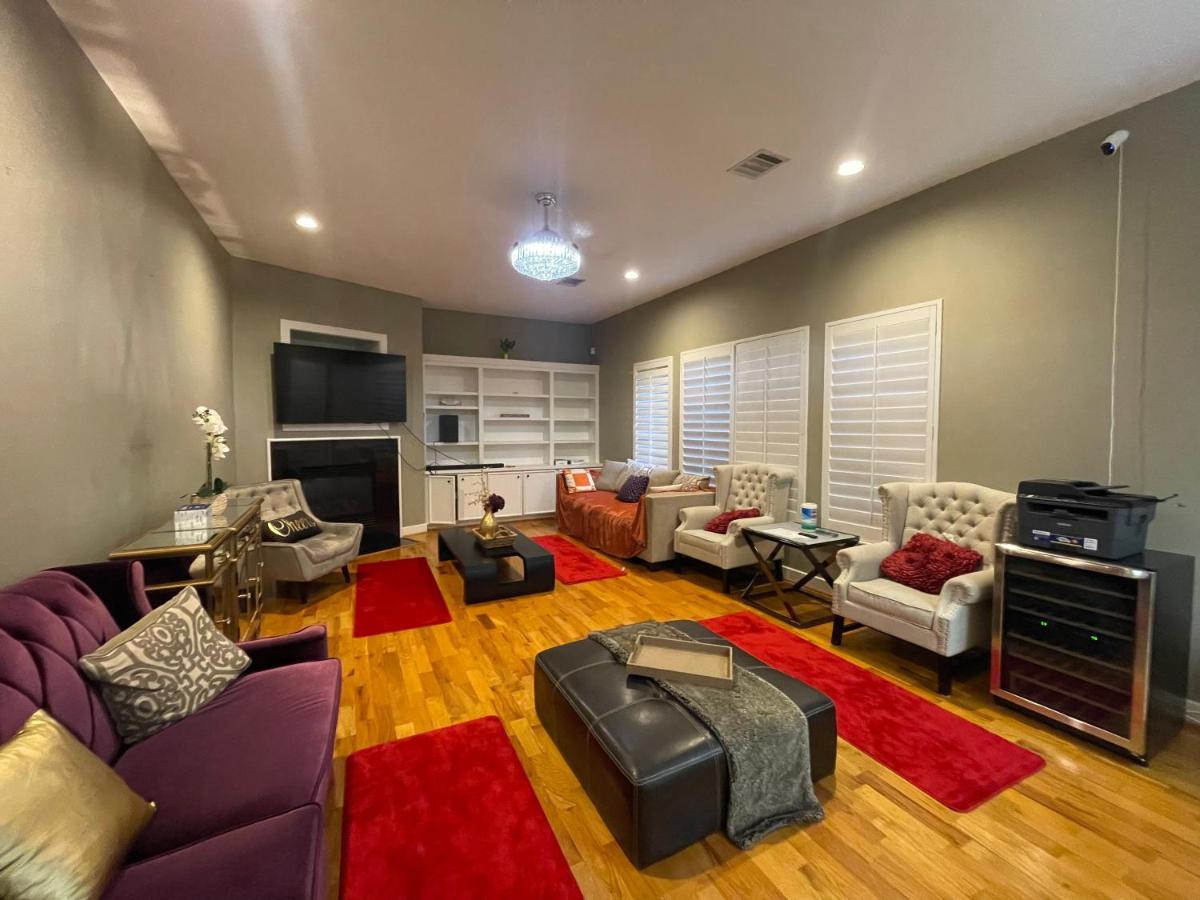 Wanderlust Villa Near Galleria Mall Хюстън Екстериор снимка