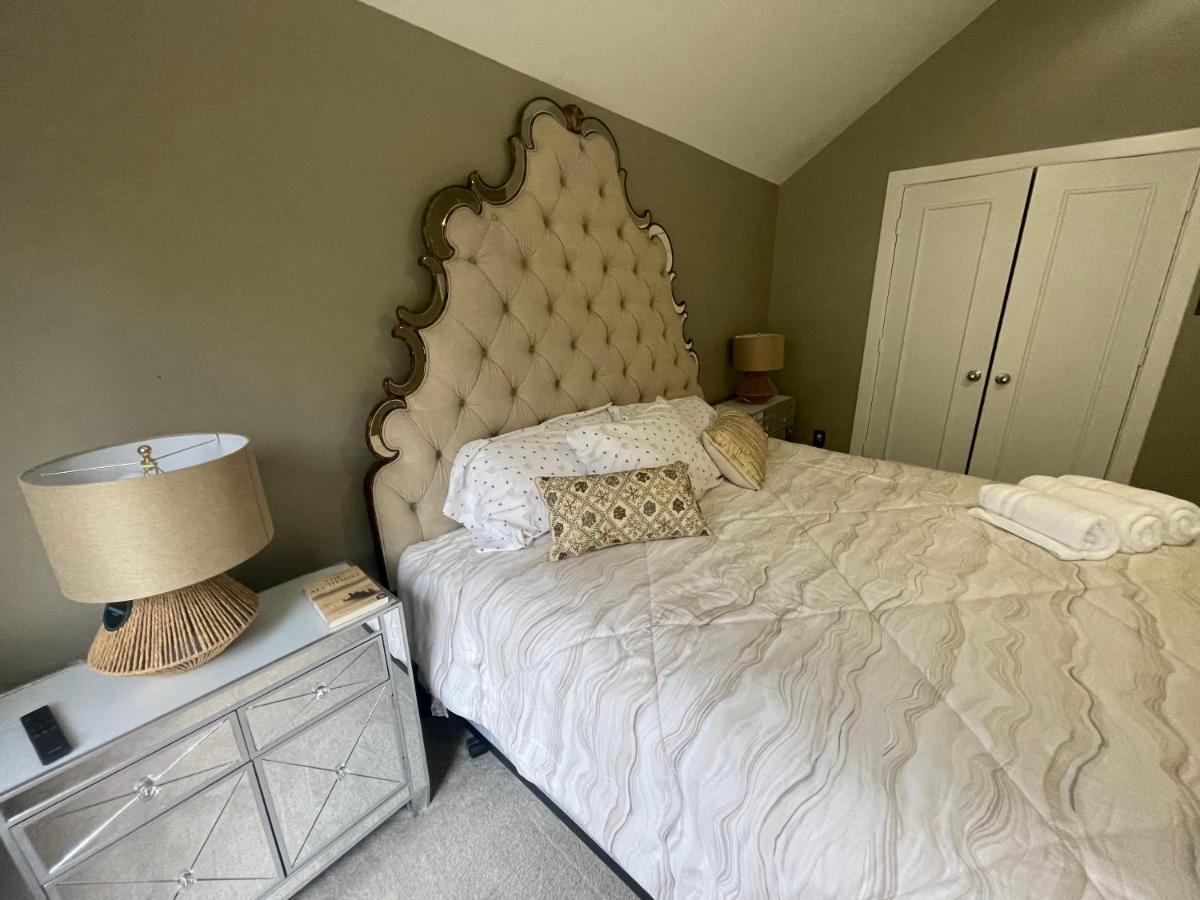 Wanderlust Villa Near Galleria Mall Хюстън Екстериор снимка