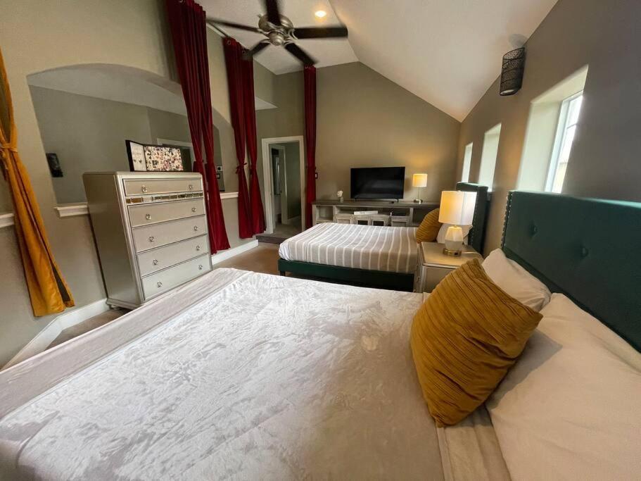 Wanderlust Villa Near Galleria Mall Хюстън Екстериор снимка