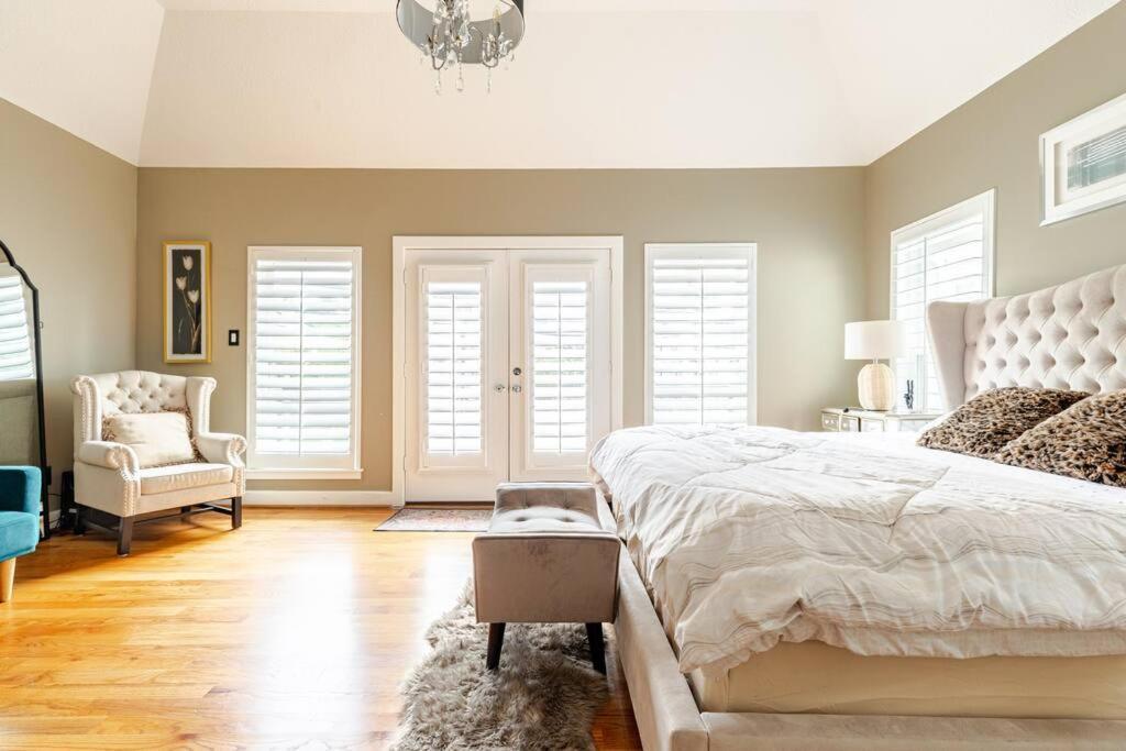 Wanderlust Villa Near Galleria Mall Хюстън Екстериор снимка