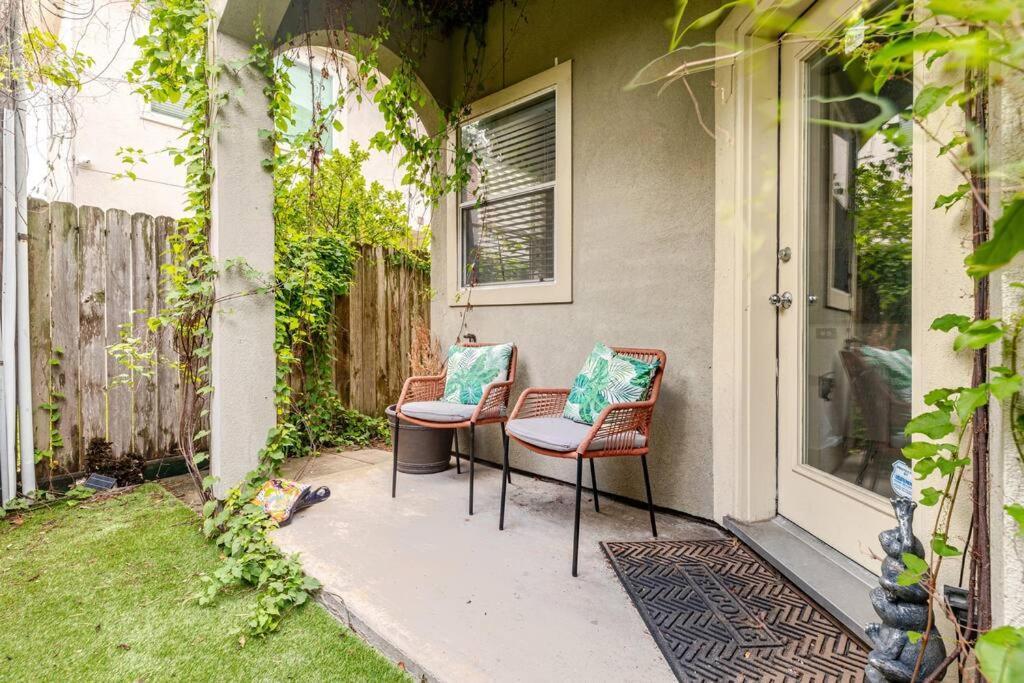 Wanderlust Villa Near Galleria Mall Хюстън Екстериор снимка